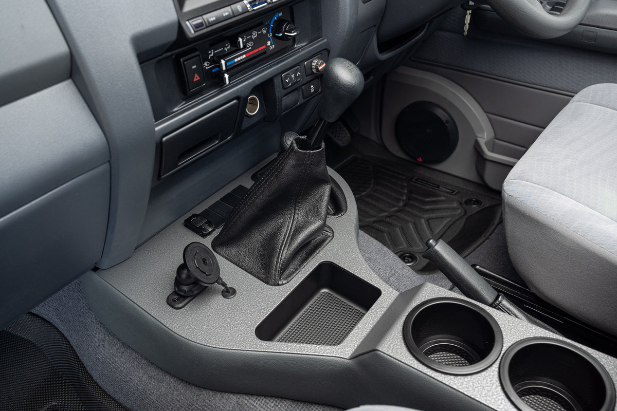 Full Length Centre Console – with Quadlock Magnetic Pivot Head Phone Charger