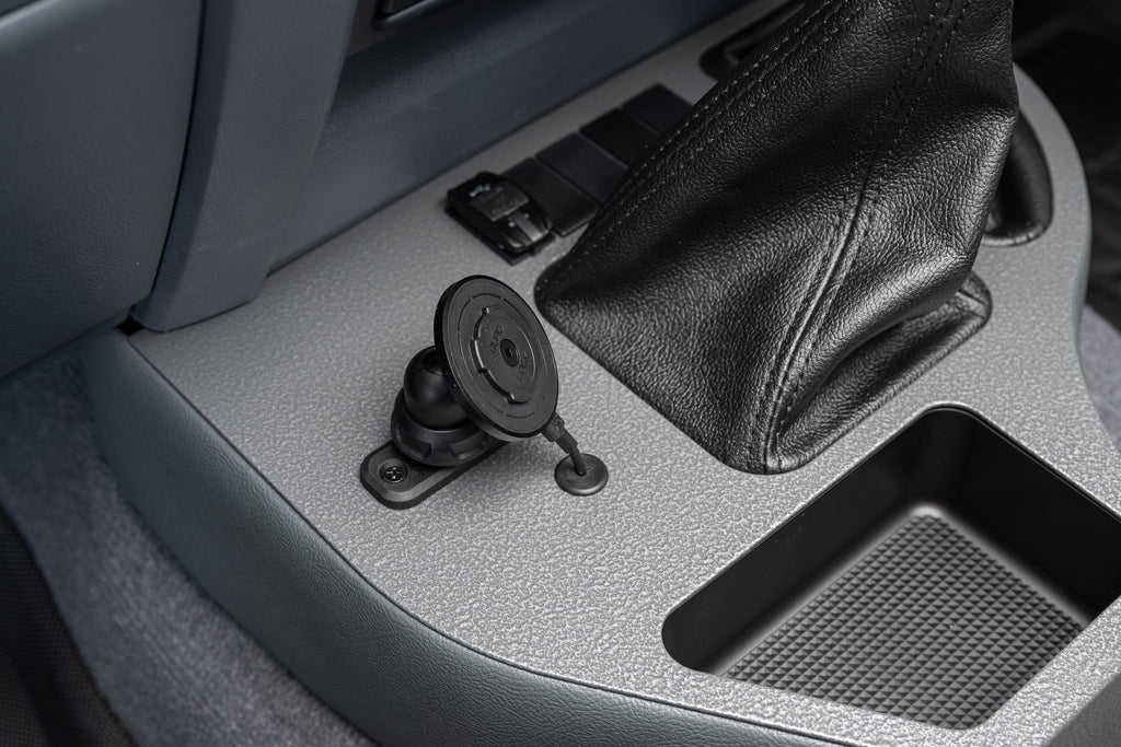 Full Length Centre Console – with Quadlock Magnetic Pivot Head Phone Charger