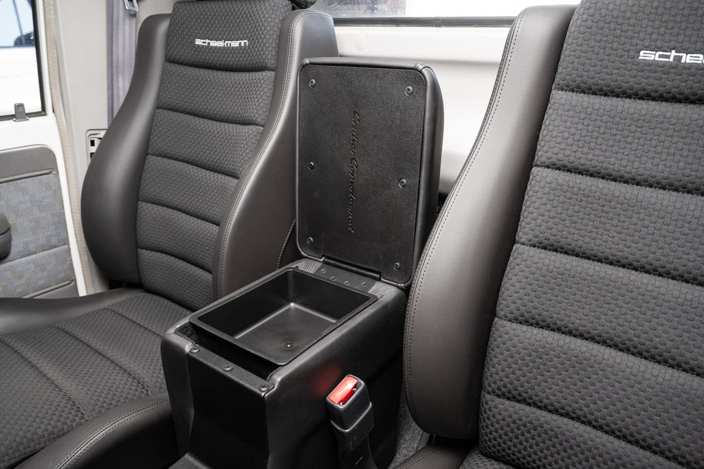 Full Length Centre Console – with Quadlock Magnetic Pivot Head Phone Charger